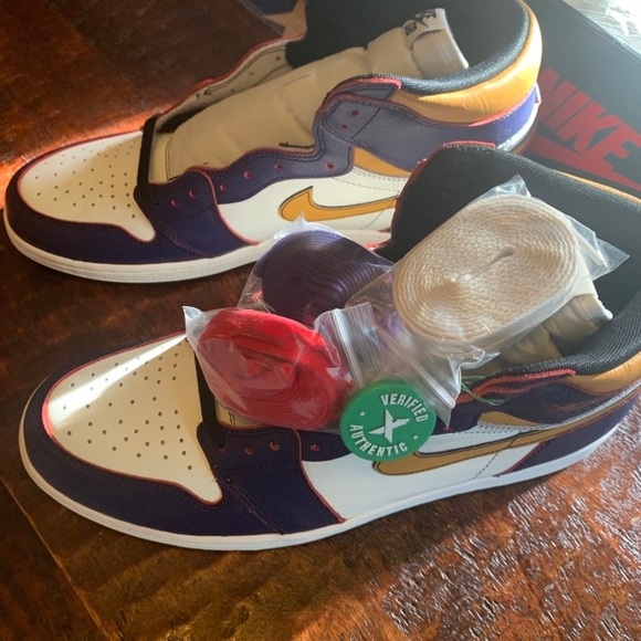 Nike Air Jordan 1 High OG LA to Chicago - Picture 2 of 8